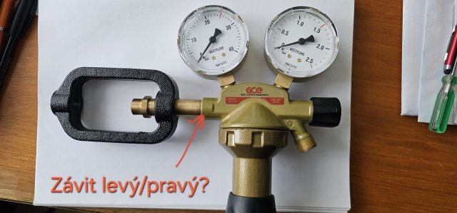 Kliknut�m zav�ete toto okno