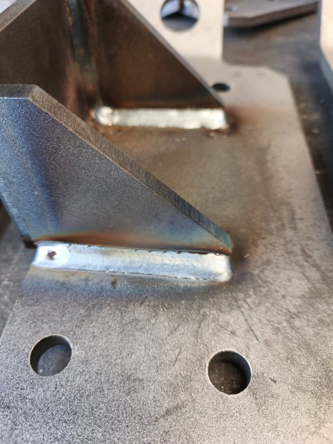 Kliknut�m zav�ete toto okno