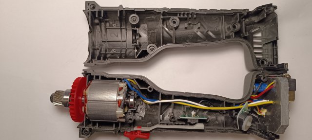 Kliknut�m zav�ete toto okno