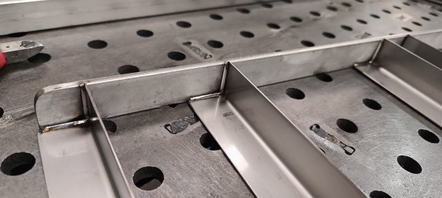 Kliknut�m zav�ete toto okno