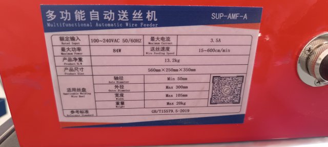 Kliknut�m zav�ete toto okno