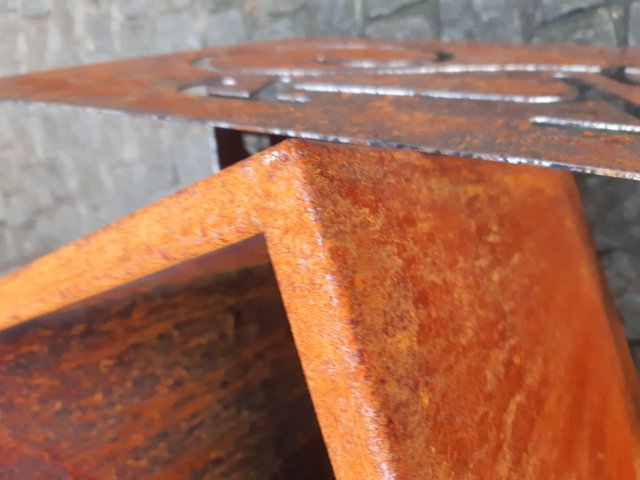 Kliknut�m zav�ete toto okno