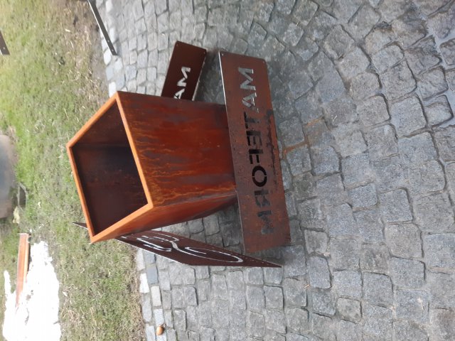 Kliknut�m zav�ete toto okno