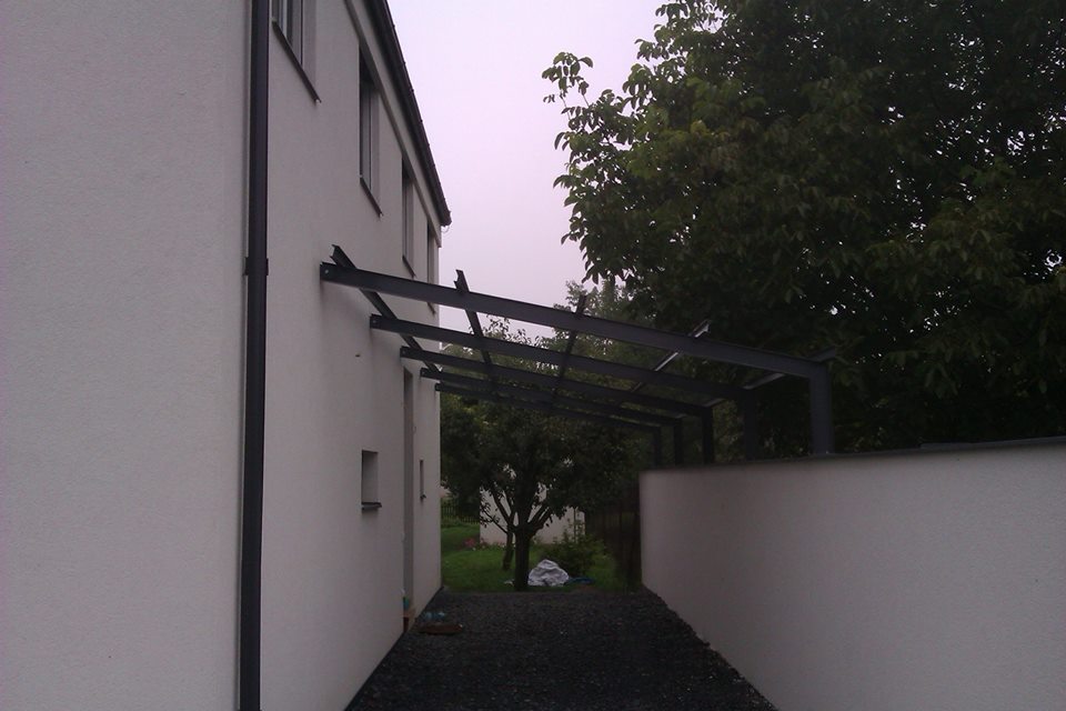 Kliknut�m zav�ete toto okno