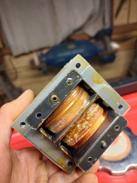 Kliknut�m zav�ete toto okno