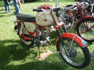 http://www.svarforum.cz/forum/uploads/thumbs/1168_jawa_90_roadster_1968.jpg