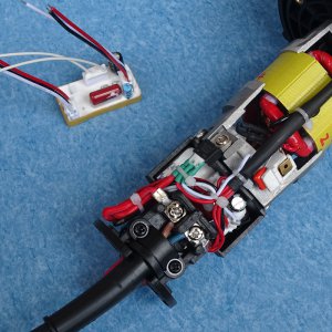http://www.svarforum.cz/forum/uploads/thumbs/435_newest-free-shipping-110v-220v-1600w-ce-and-rohs-hot-air-welder-plastic-welding-gun-hot1.jpg